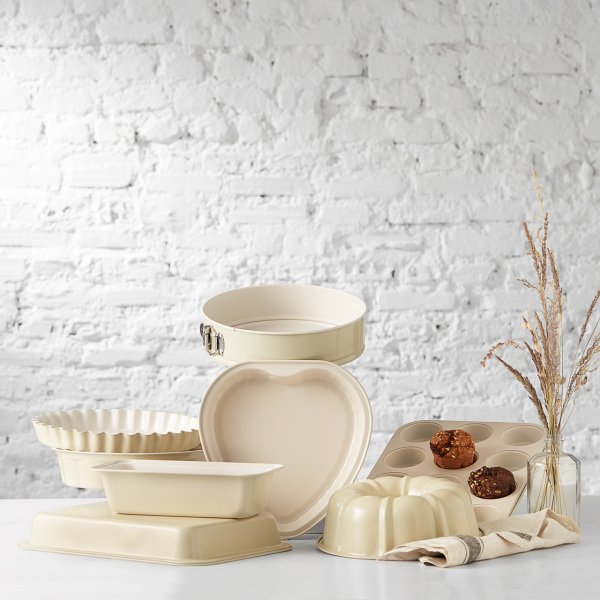 Karaca Lexa Cream Dalgalı Kek Kalıbı 28 cm