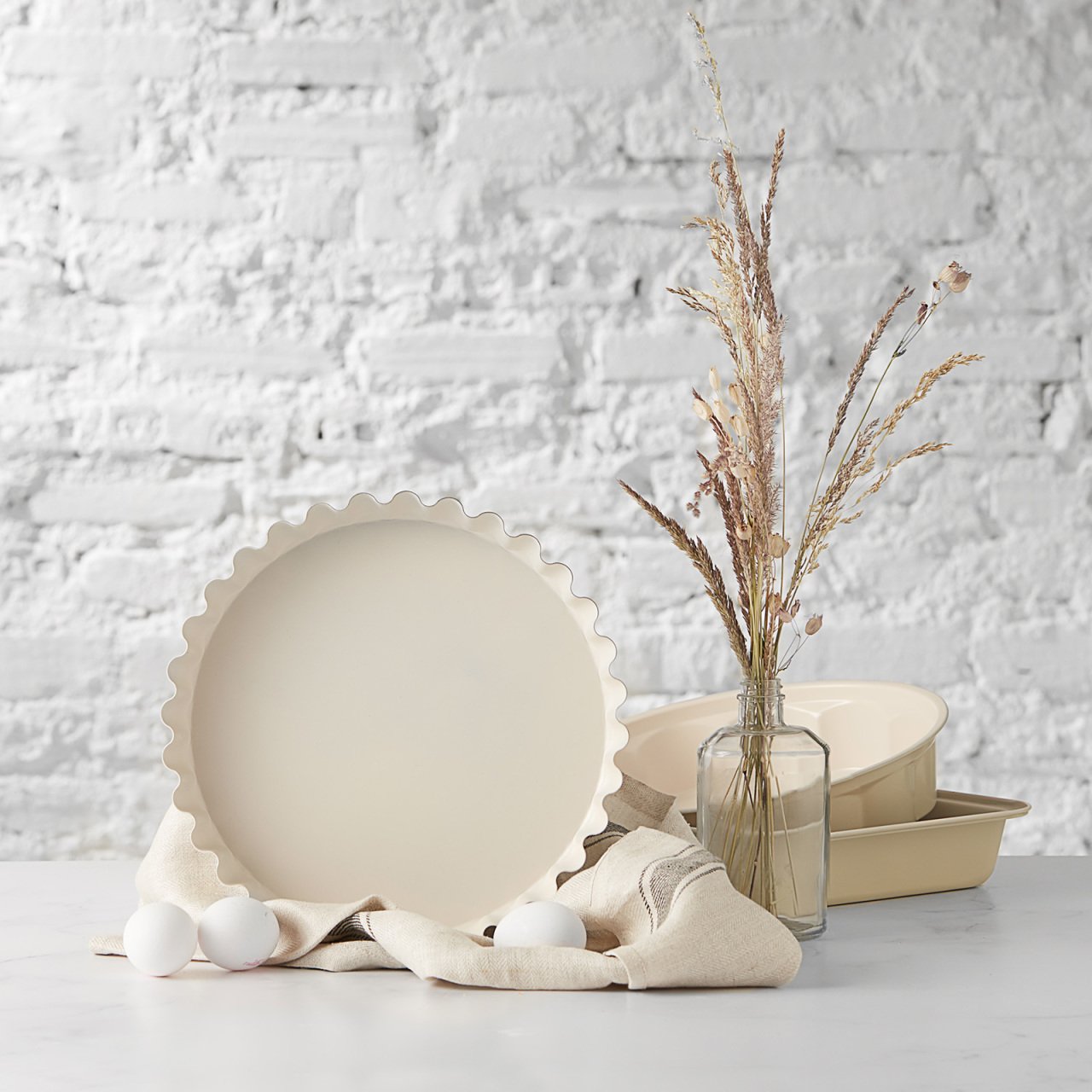 Karaca Lexa Cream Dalgalı Kek Kalıbı 28 cm