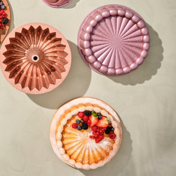Karaca Charlotte Pembe Döküm Kek Kalıbı 27,5 cm