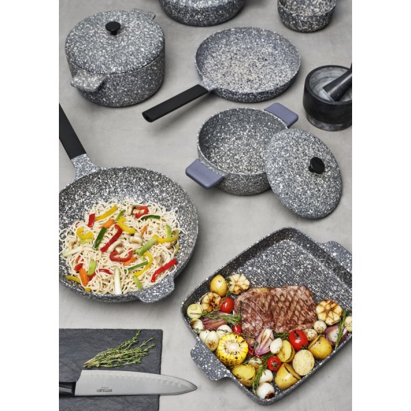 Emsan Perge Döküm Sahan  20 cm